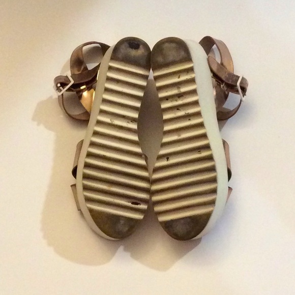 🎉🎉🎉Steve Madden metallic wedge sandals - Picture 3 of 6